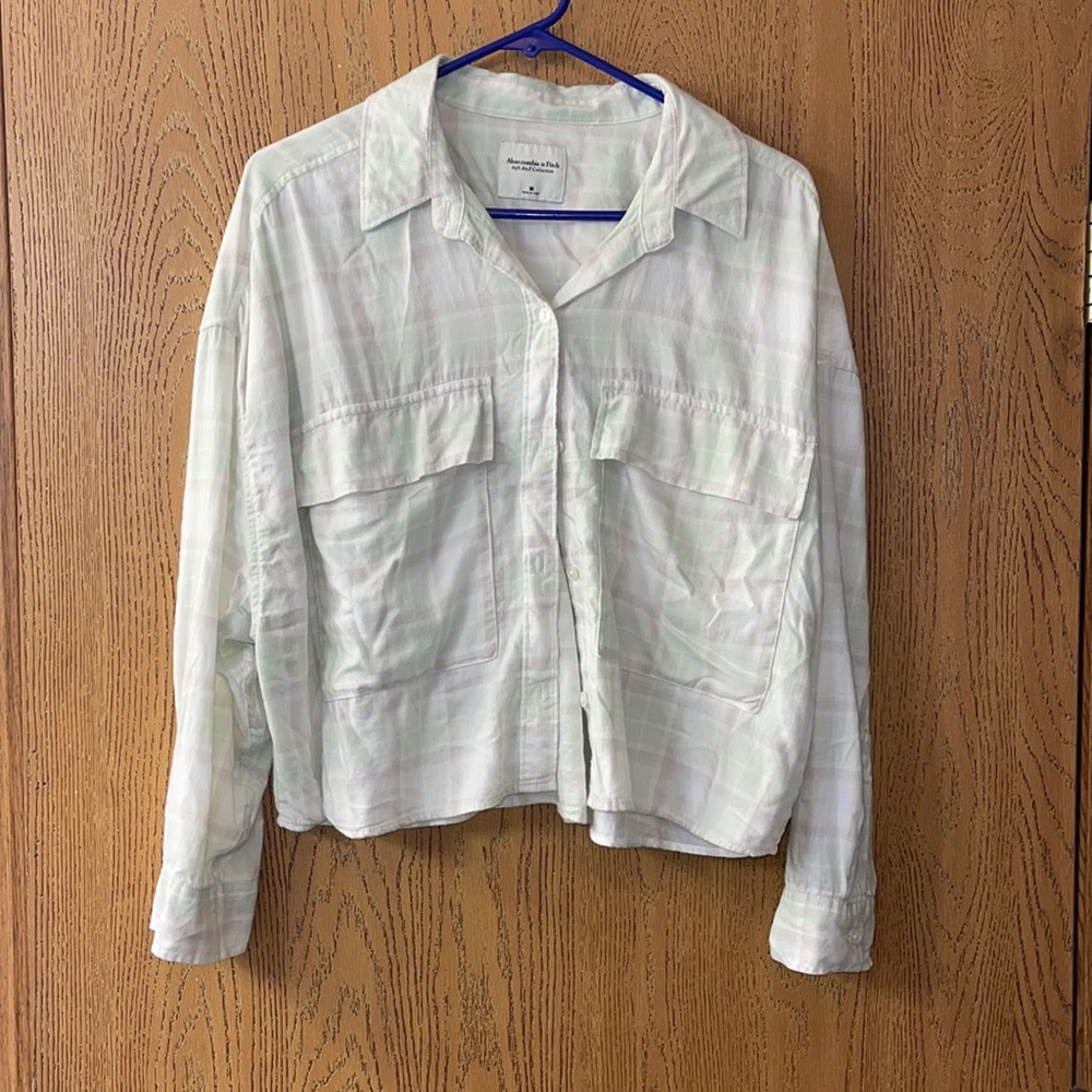 Abercrombie & Fitch Light Green Button Down Shirt
